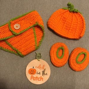 Newborn photo outfit